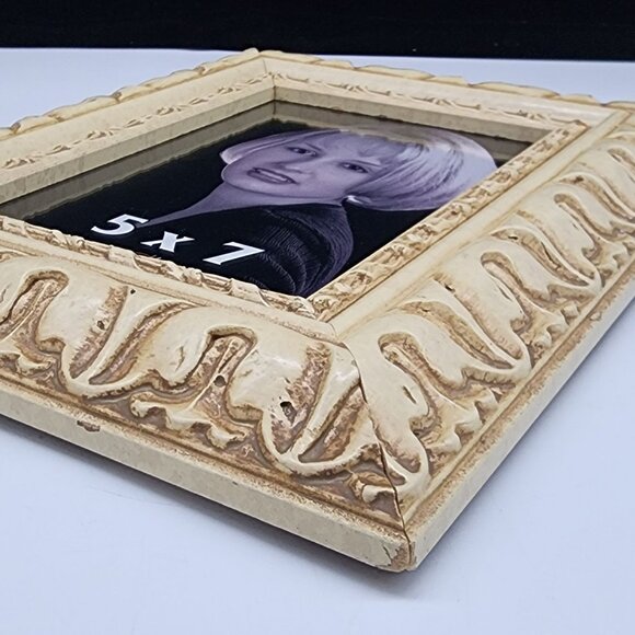 Ornate Greco 5x7 Picture Frame With Vintage Style Carved Design - Picture 10 of 11
